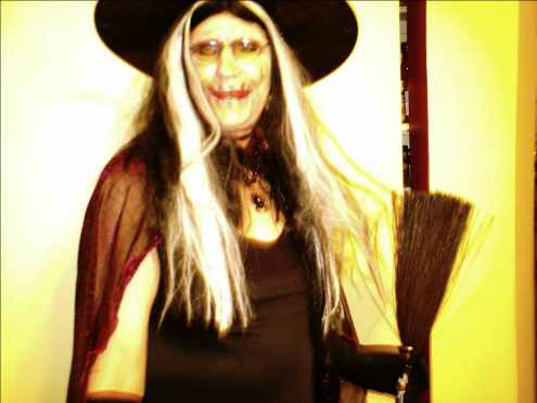 Witch sm-a; Size=180 pixels wide
